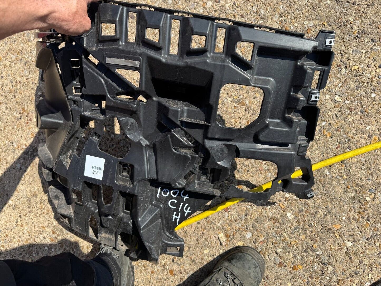 BMW iX 2024 Front bumper mounting bracket 9879666