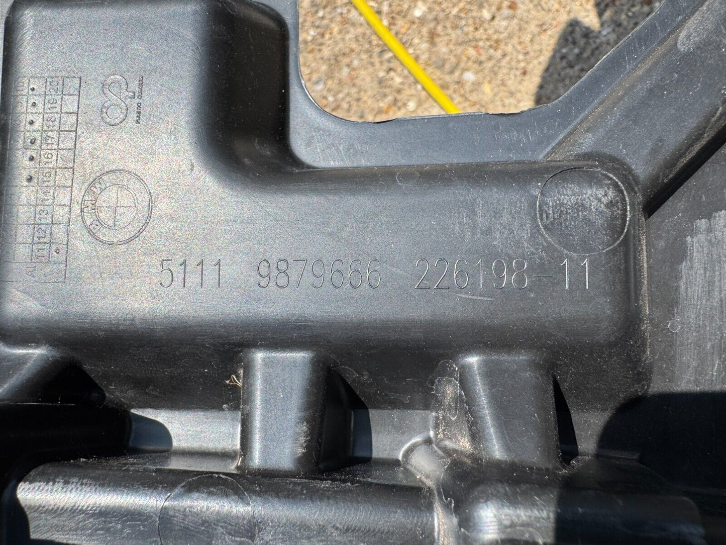 BMW iX 2024 Front bumper mounting bracket 9879666