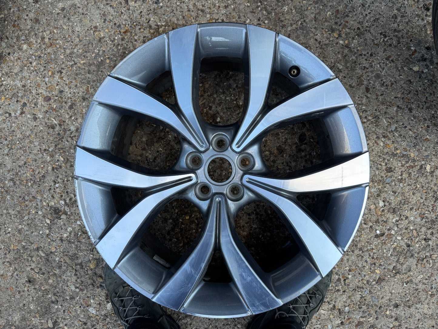 ALY72339U35/72341 Range Rover Evoque Wheel Grey Machined #LR114524