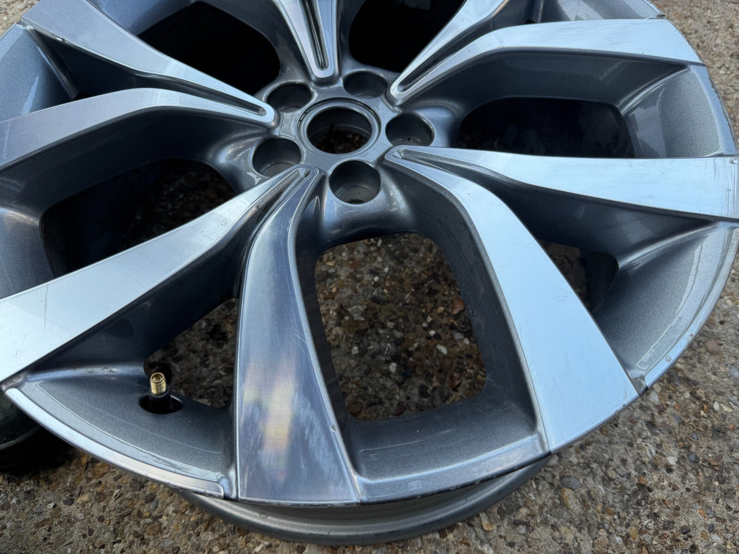 ALY72339U35/72341 Range Rover Evoque Wheel Grey Machined #LR114524