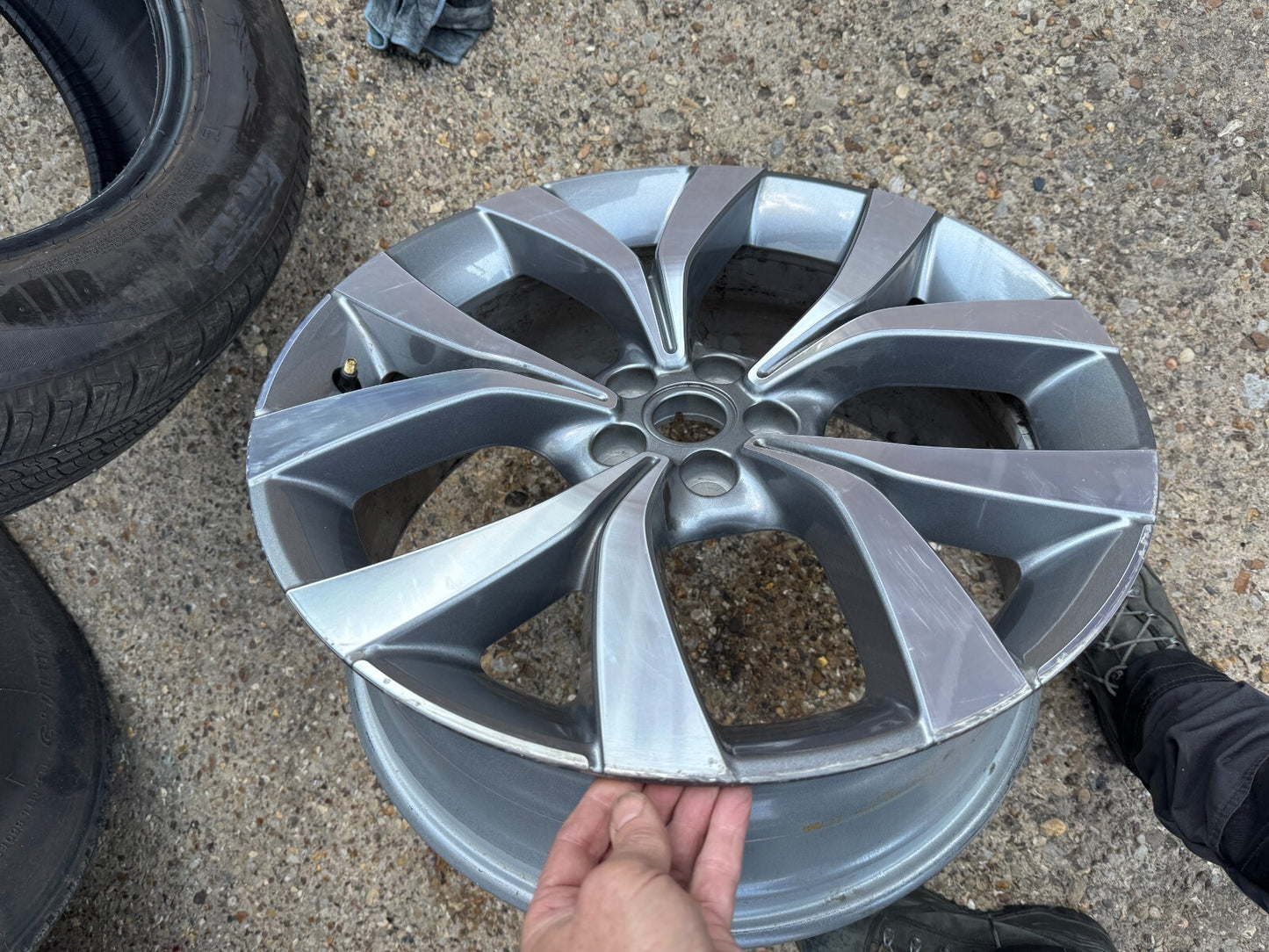 ALY72339U35/72341 Range Rover Evoque Wheel Grey Machined #LR114524