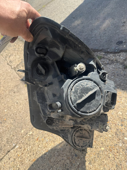 MERCEDES SPRINTER W906 RIGHT DRIVER O/S SIDE HEADLIGHT A9068202661 DAMAGED