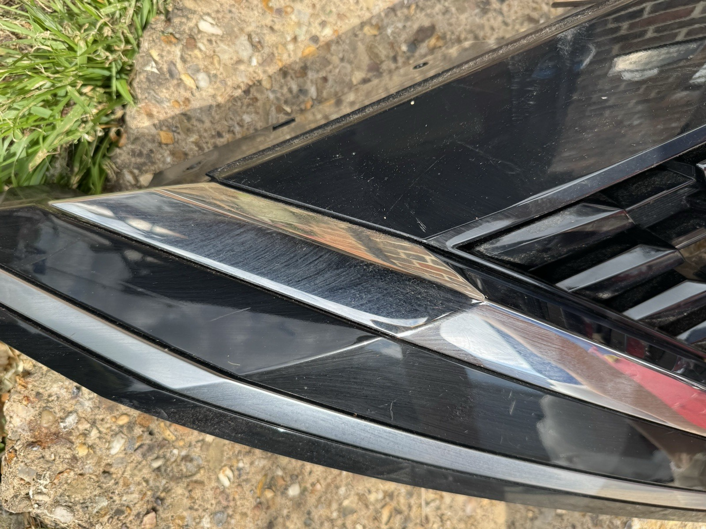 NISSAN QASHQAI Front Grill 2021-2024 | OEM 62310-6UM Used Genuine