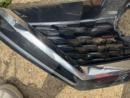 NISSAN QASHQAI Front Grill 2021-2024 | OEM 62310-6UM Used Genuine