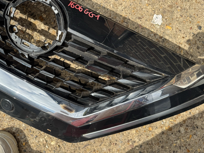 NISSAN QASHQAI Front Grill 2021-2024 | OEM 62310-6UM Used Genuine
