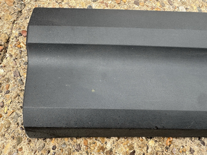 VOLVO XC40 24+ PASSENGER REAR LOWER DOOR MOULDING GENUINE USED 32409186