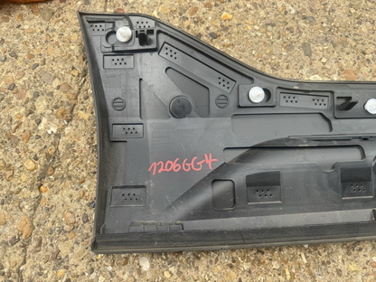 VOLVO XC40 24+ PASSENGER REAR LOWER DOOR MOULDING GENUINE USED 32409186