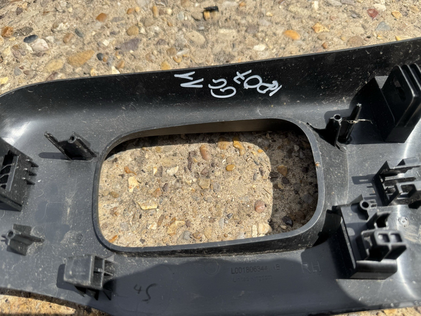 Land Rover Range Rover L405 Lower Molding L8A2-600B12 RH 2020 on