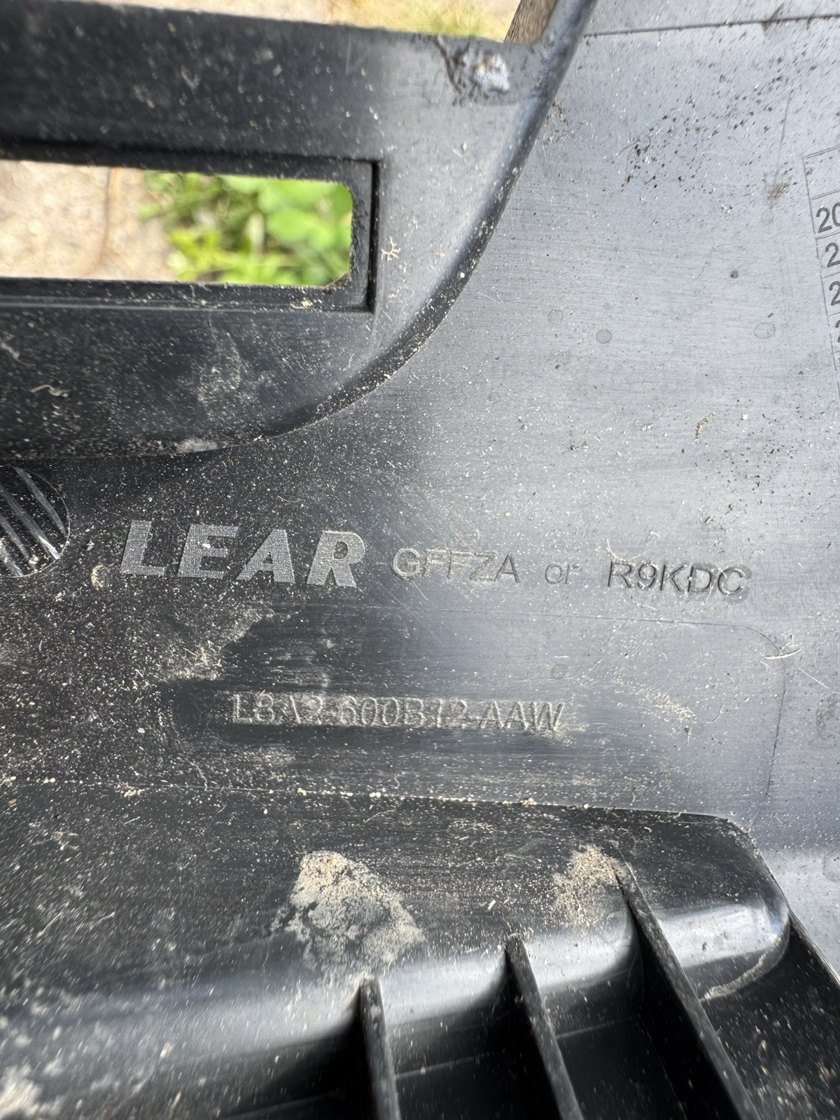 Land Rover Range Rover L405 Lower Molding L8A2-600B12 RH 2020 on