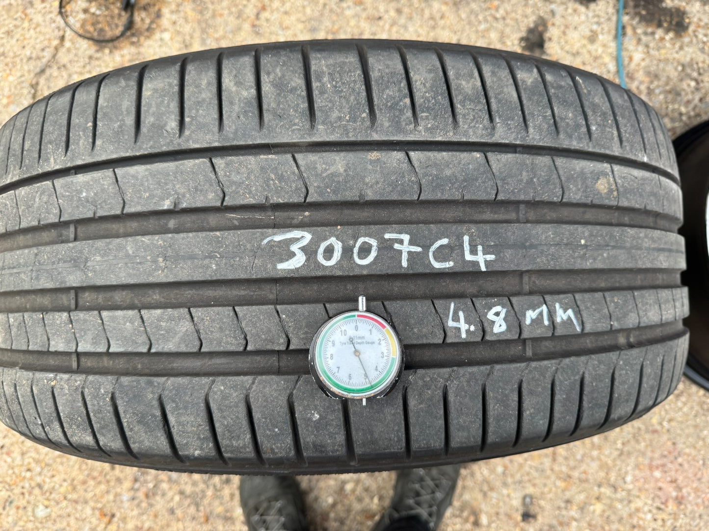 X1 275 35 22 104W PIRELLI P ZERO VOL PNCS 4.8mm Dot-3524
