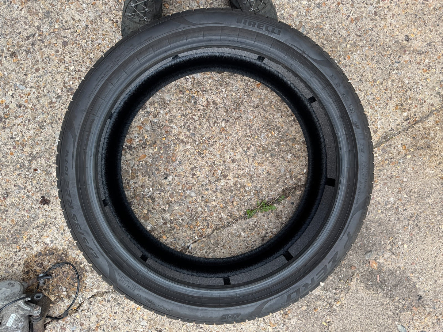 X1 275 35 22 104W PIRELLI P ZERO VOL PNCS 4.8mm Dot-3524