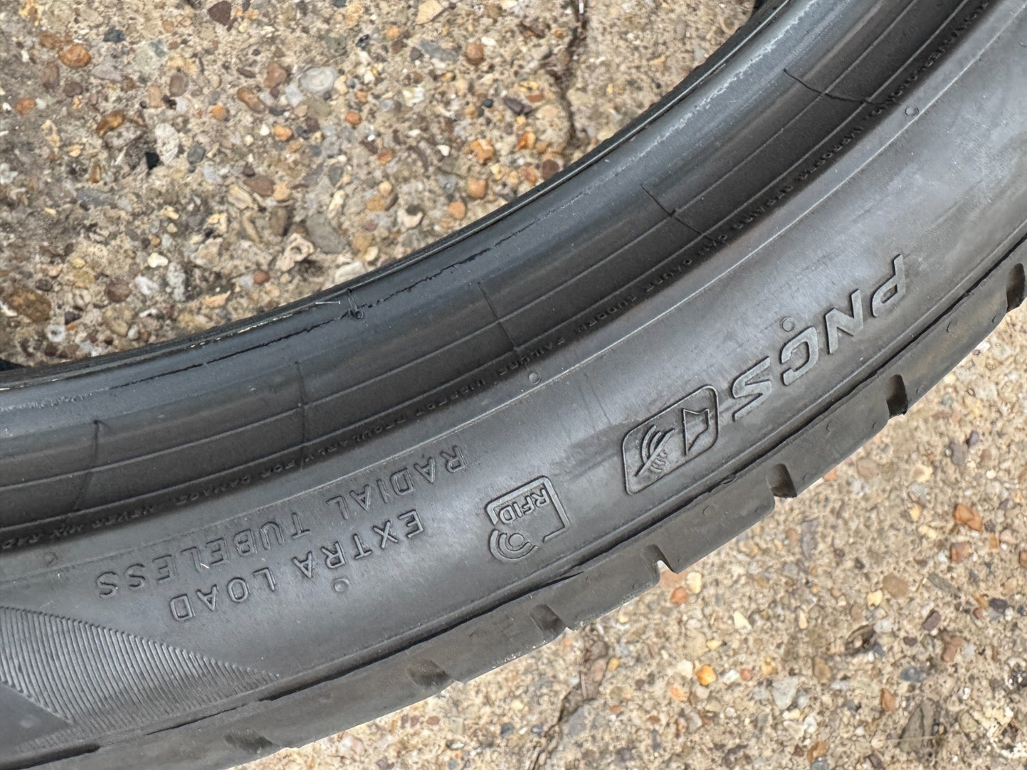X1 275 35 22 104W PIRELLI P ZERO VOL PNCS 4.8mm Dot-3524