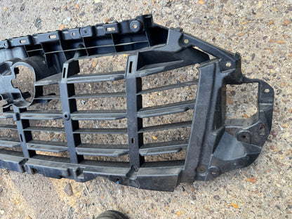 Audi Q7 Front Bumper Grill Support Bracket 2019 ON 4M0807233D Genuine DAMAGED
