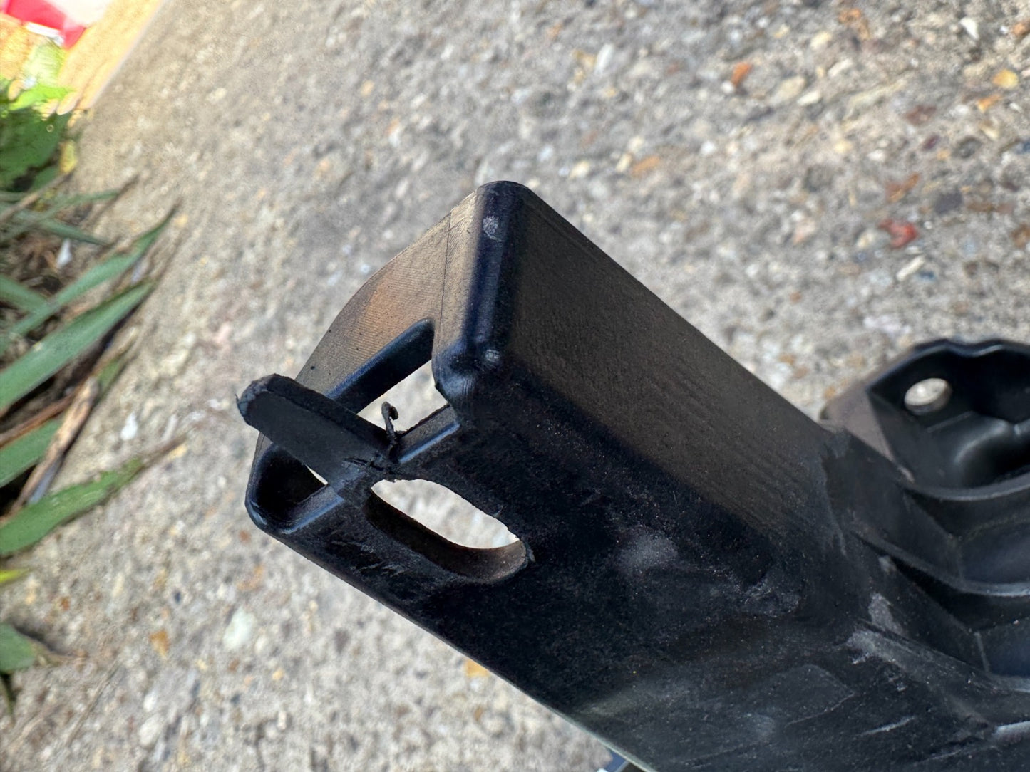 Audi Q7 Front Bumper Grill Support Bracket 2019 ON 4M0807233D Genuine DAMAGED