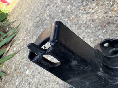 Audi Q7 Front Bumper Grill Support Bracket 2019 ON 4M0807233D Genuine DAMAGED
