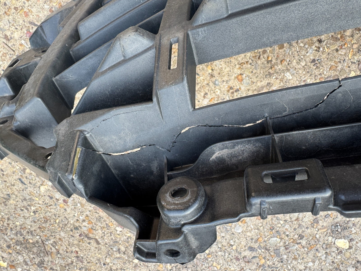 Audi Q7 Front Bumper Grill Support Bracket 2019 ON 4M0807233D Genuine DAMAGED