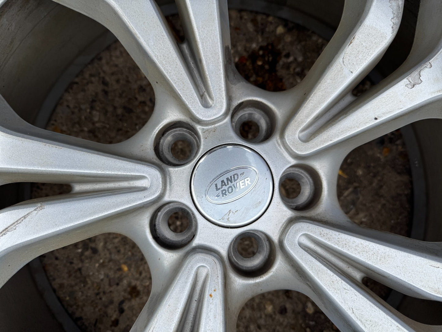 Land Rover Range Rover Velar 21" 8.5J 2017-2024 Alloy Wheel J8A21007KA SCRATCHED