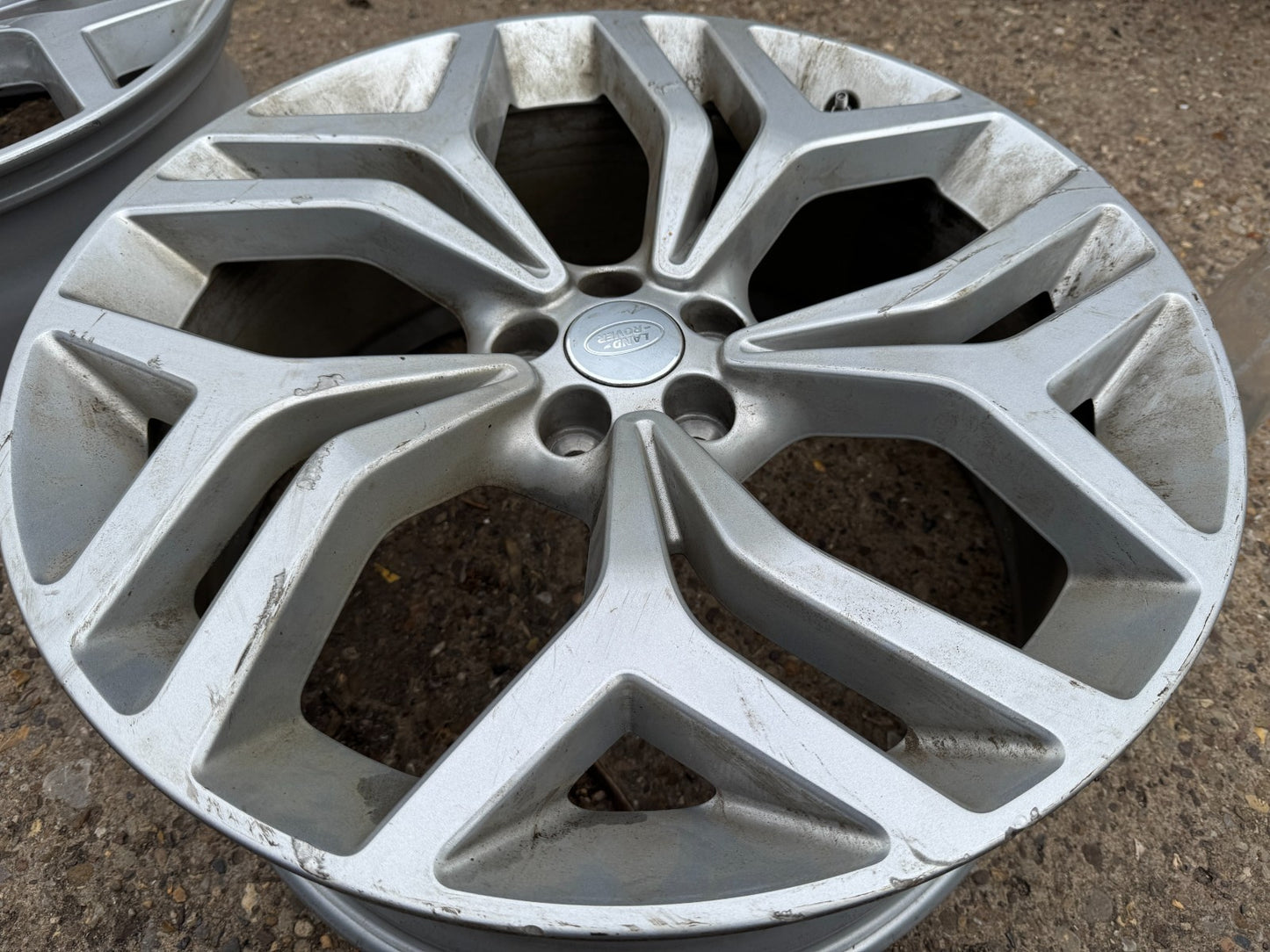 Land Rover Range Rover Velar 21" 8.5J 2017-2024 Alloy Wheel J8A21007KA SCRATCHED