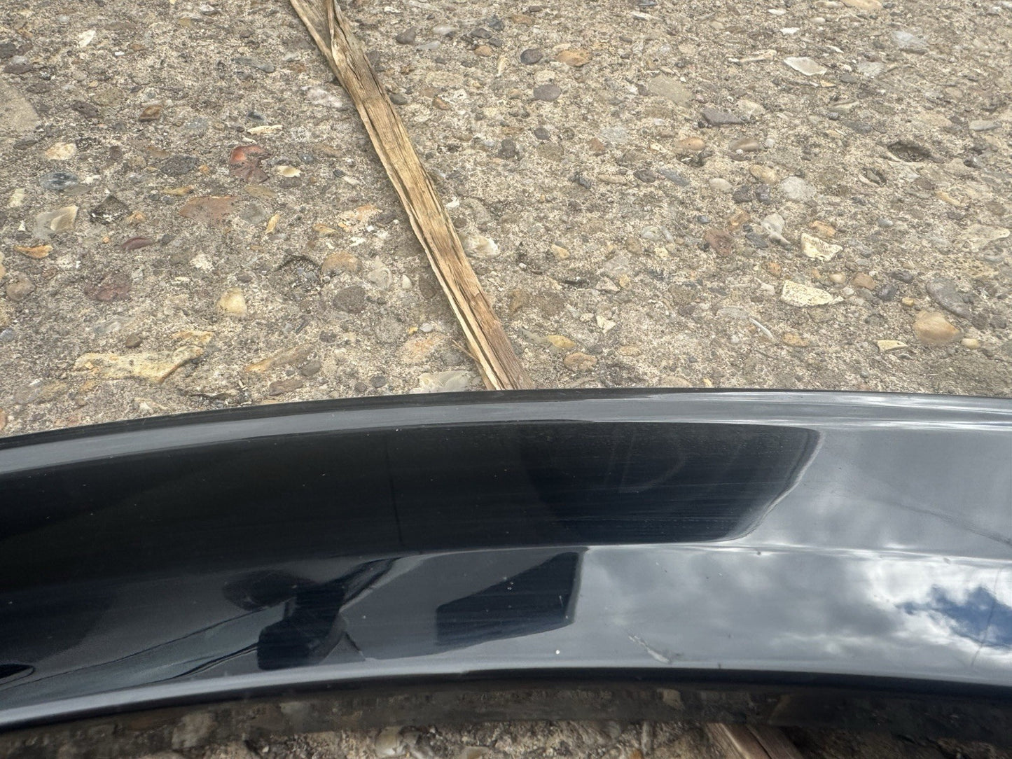 cracked KIA SPORTAGE 2022-2025 FRONT LEFT WHEEL ARCH MOLDING TRIM 87713-R2300