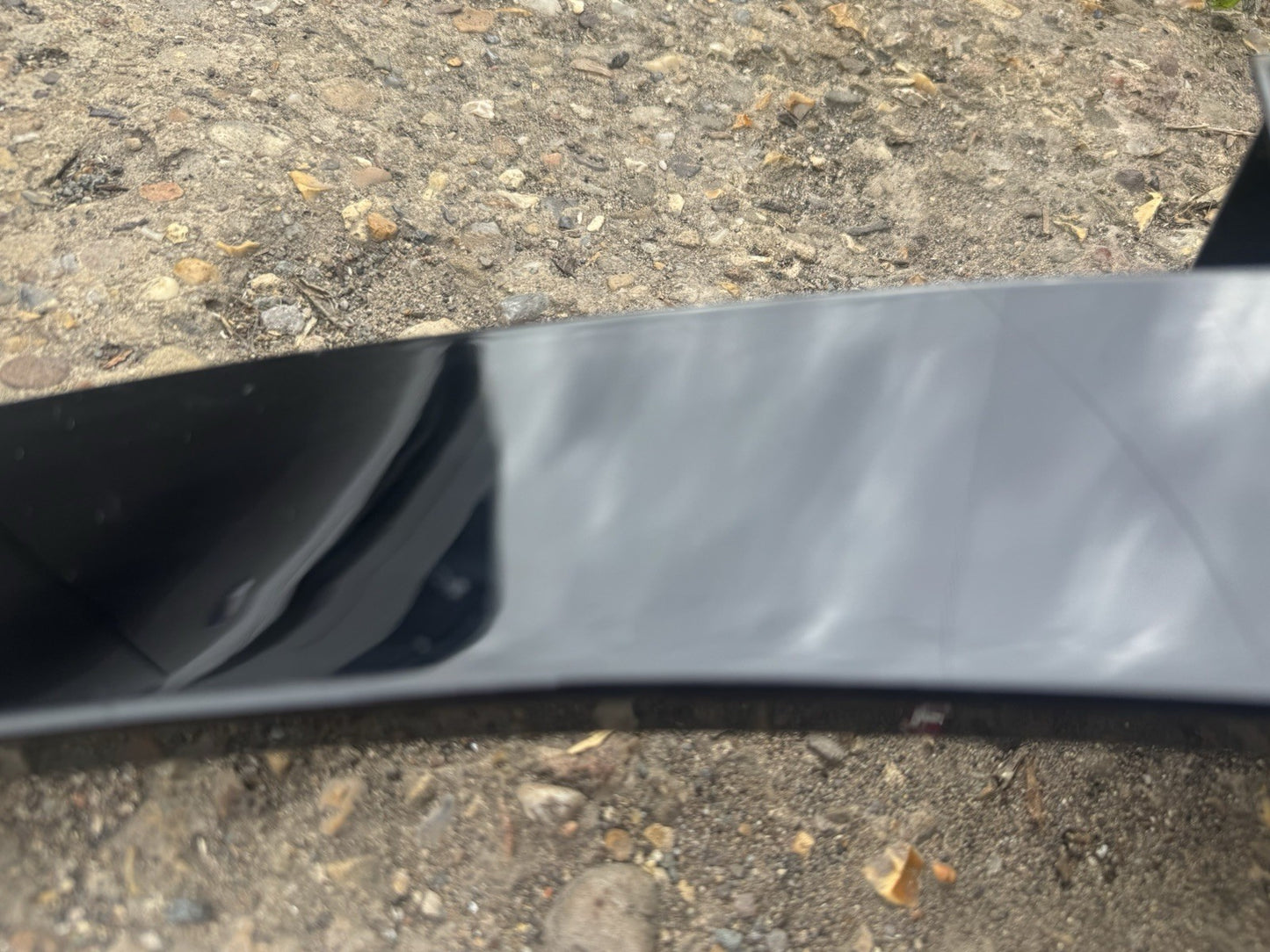 cracked KIA SPORTAGE 2022-2025 FRONT LEFT WHEEL ARCH MOLDING TRIM 87713-R2300