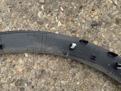 cracked KIA SPORTAGE 2022-2025 FRONT LEFT WHEEL ARCH MOLDING TRIM 87713-R2300