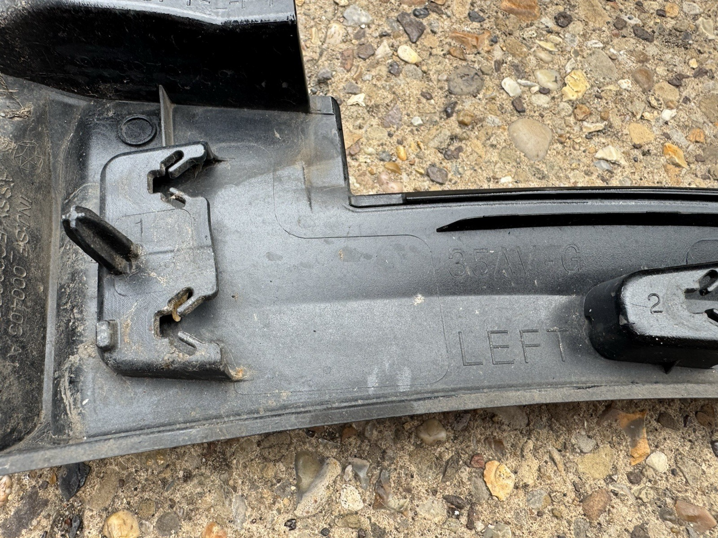 2017 PEUGEOT 3008 Mk2 Rear Right Wheel Arch/Spat 28638-c04