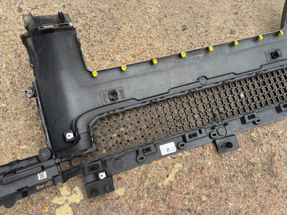 2024 Range Rover Front Centre Grille L663 L8B217K946 Damaged