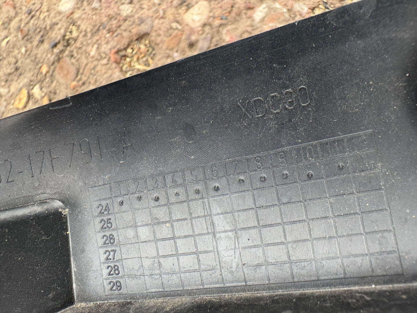 2024 Range Rover Front Centre Grille L663 L8B217K946 Damaged