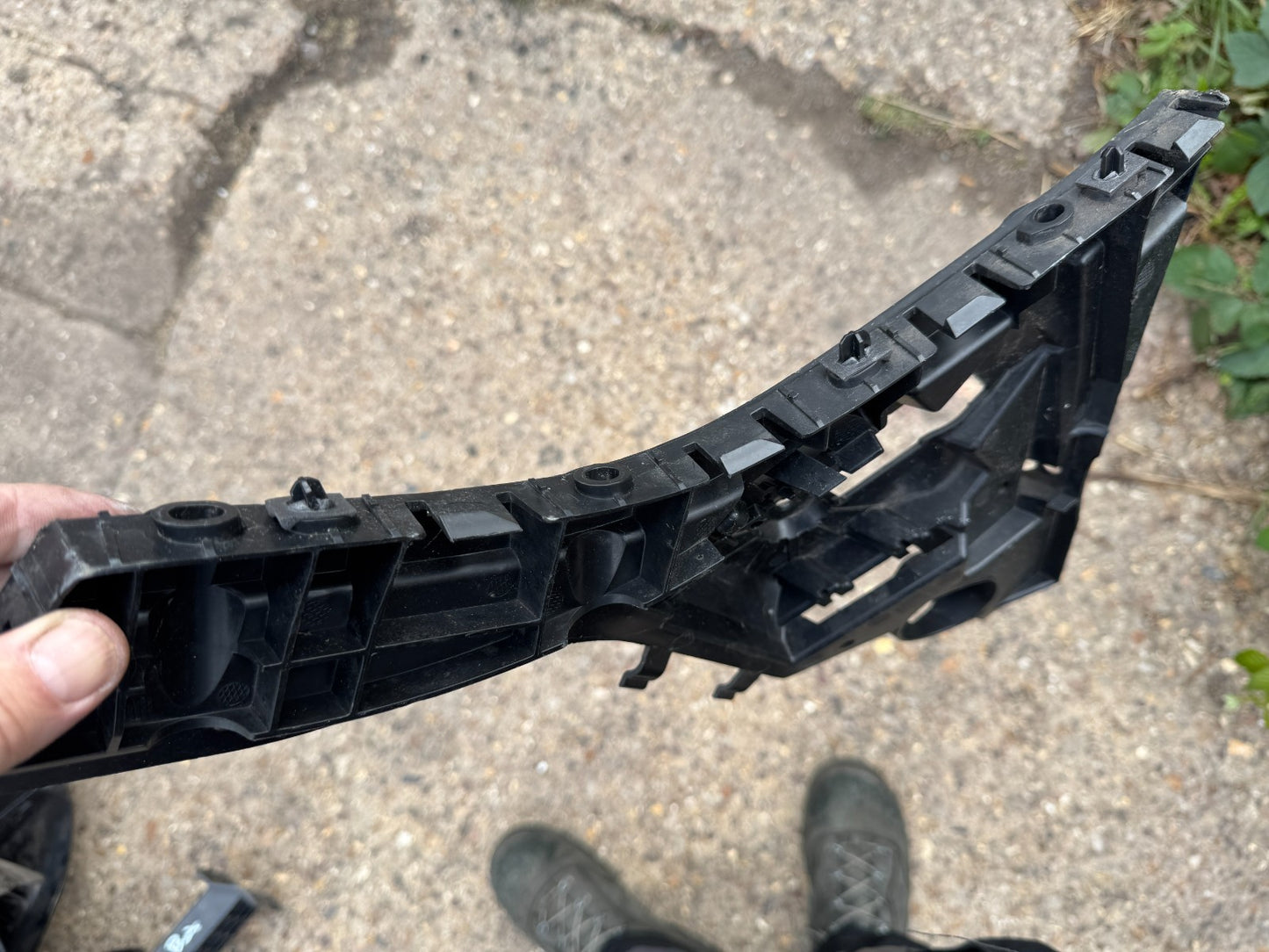 VOLVO XC60 2016 REAR RIGHT BUMPER BRACKET MOUNT SUPPORT 31323764