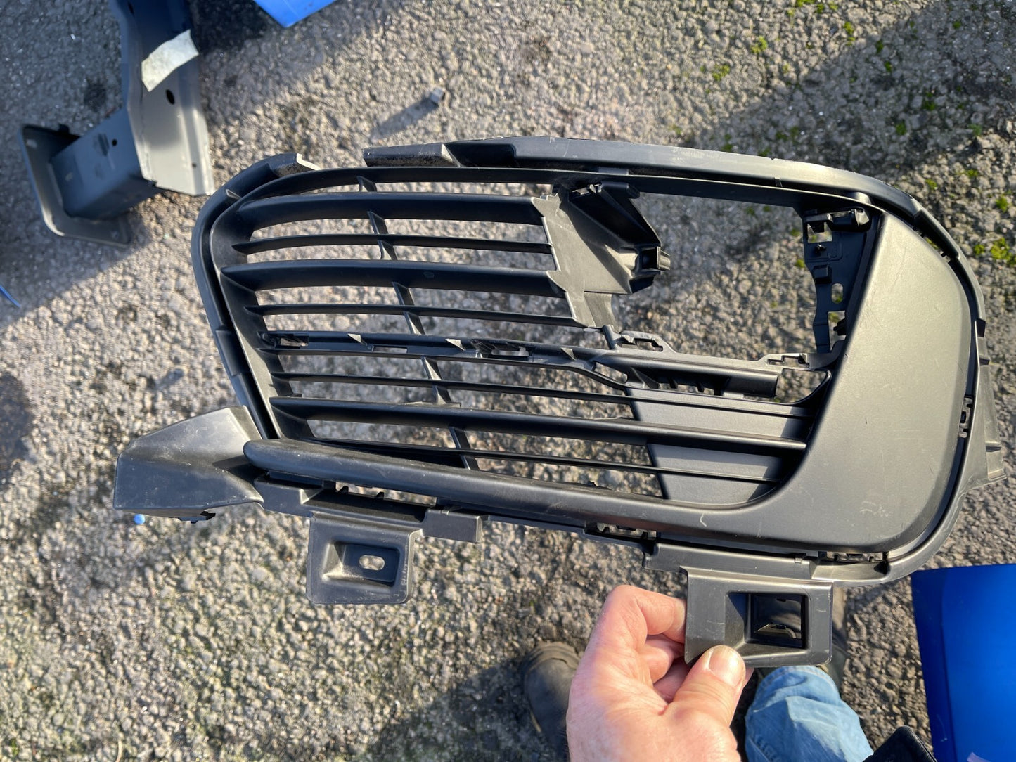 Peugeot 308 MK2 Facelift Front Right Bumper Fog Light Grille Surround Genuine