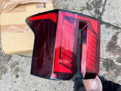 nissan primera rear left tail light 92401p2600