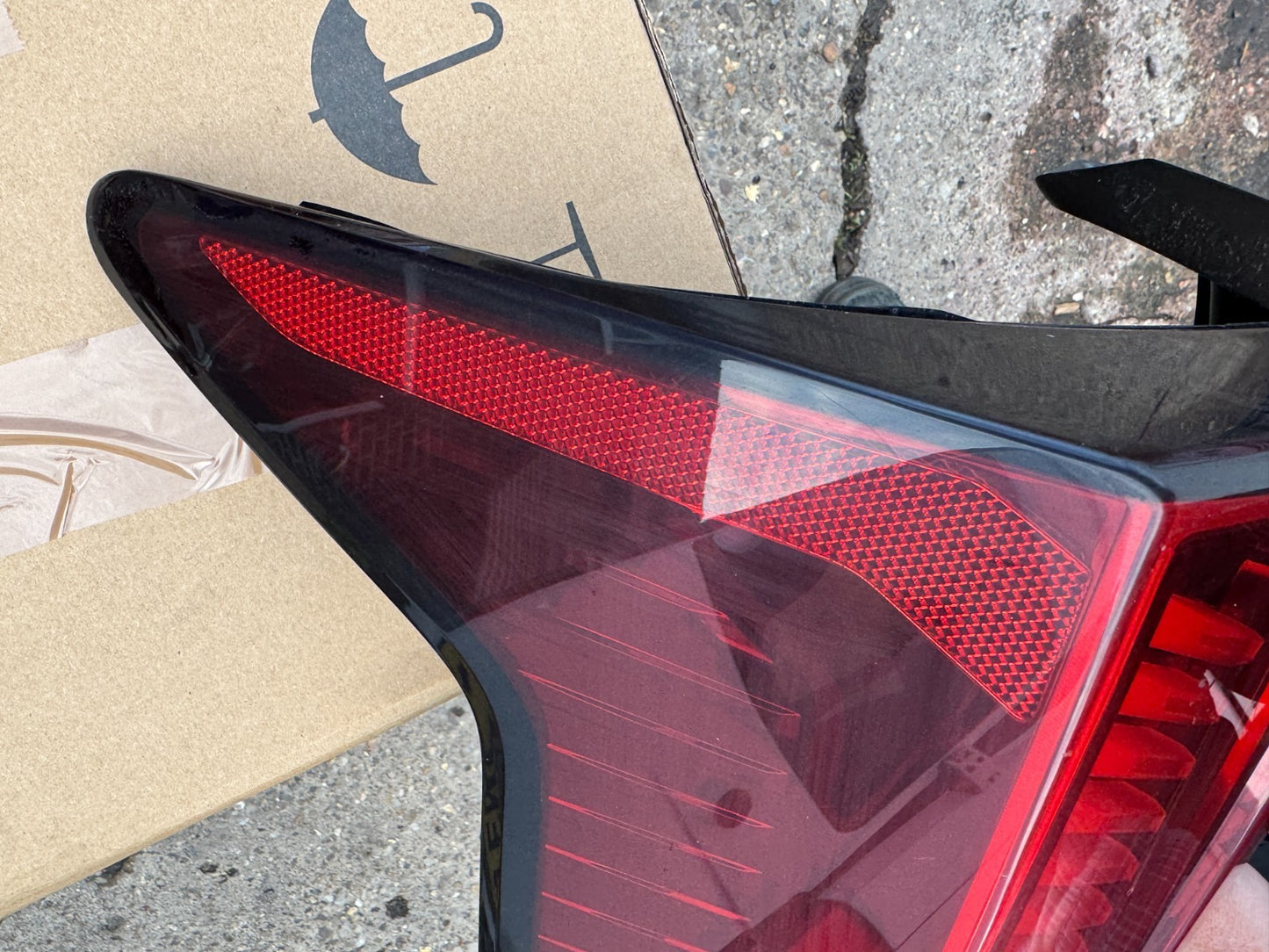 nissan primera rear left tail light 92401p2600