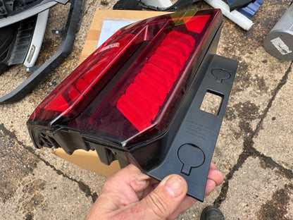 nissan primera rear left tail light 92401p2600