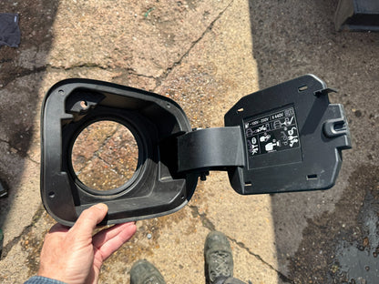 19-ON MERCEDES BENZ CLA C118 CHARGING PORT RECESS FLAP HOUSING A1186309600