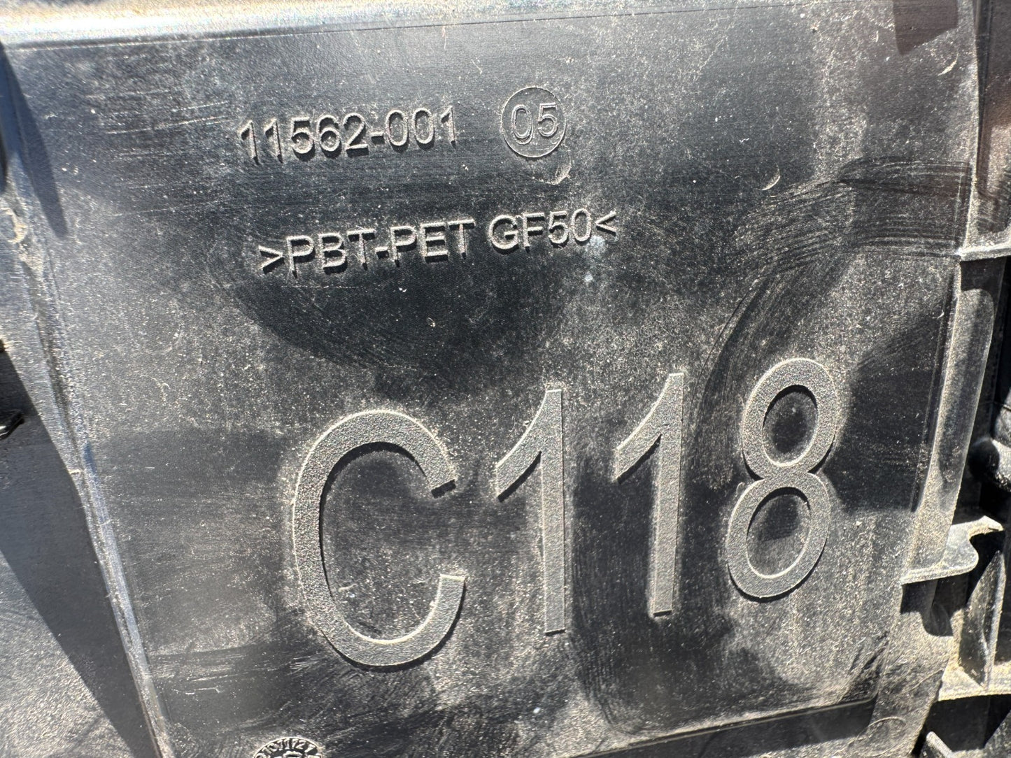 19-ON MERCEDES BENZ CLA C118 CHARGING PORT RECESS FLAP HOUSING A1186309600