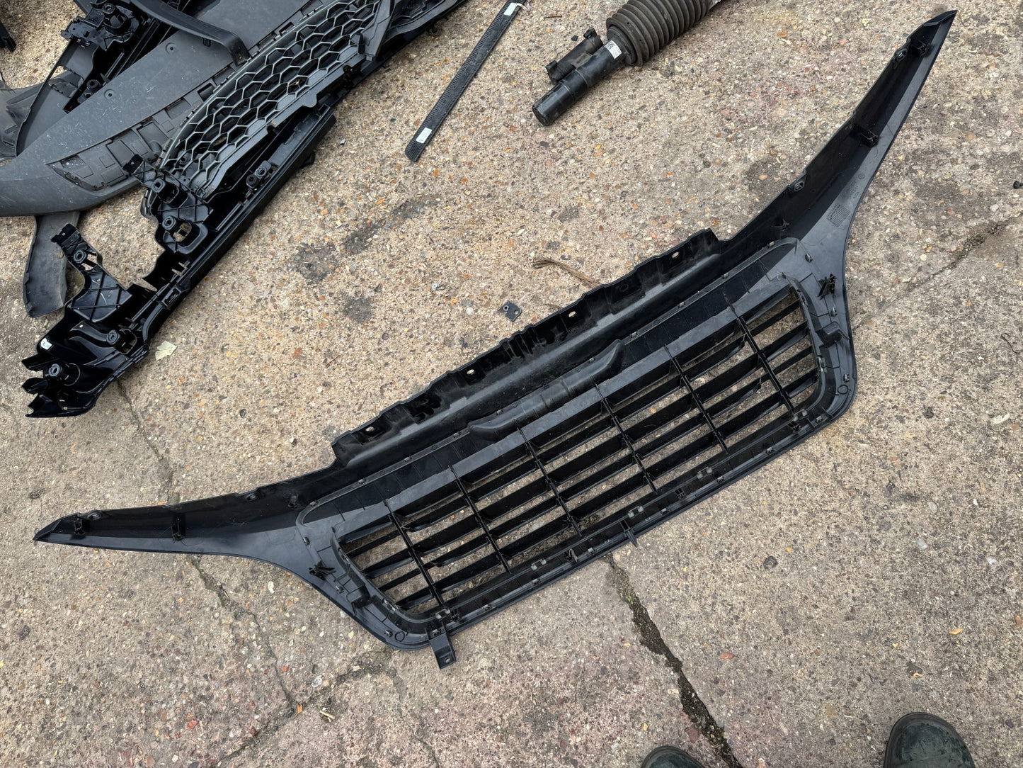 PEUGEOT BOXER MK3 2017 FRONT BUMPER CENTRE GRILL GRILLE 1314847070