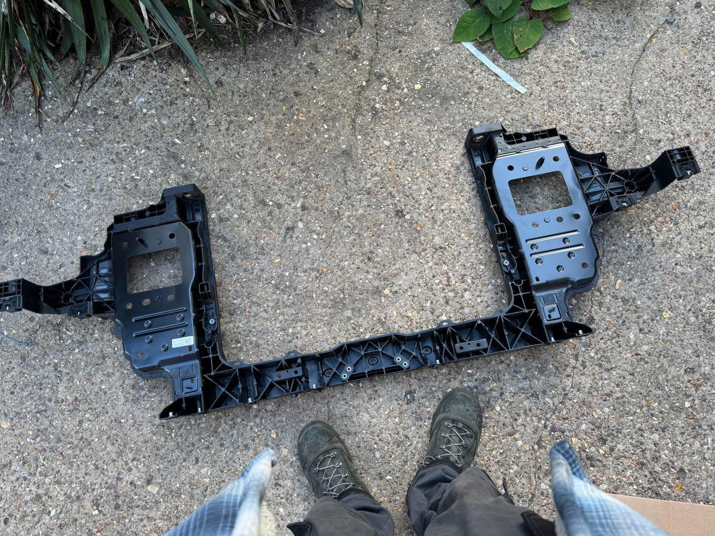 Original front fascia carrier module Kia EV3 64101EV000