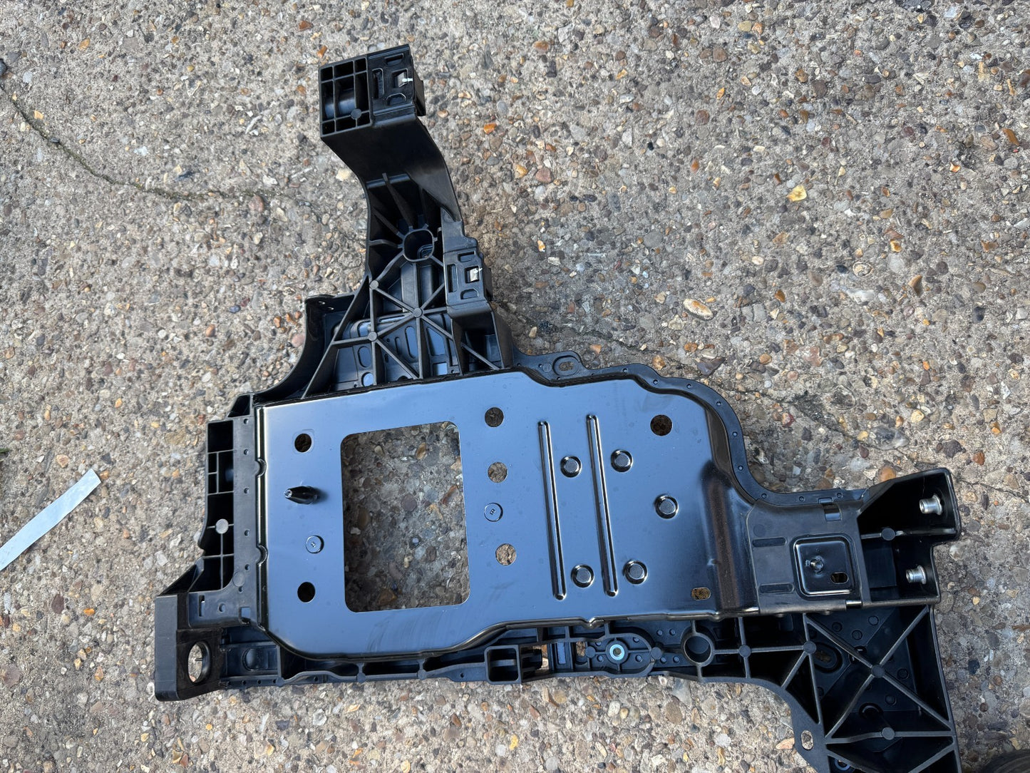 Original front fascia carrier module Kia EV3 64101EV000