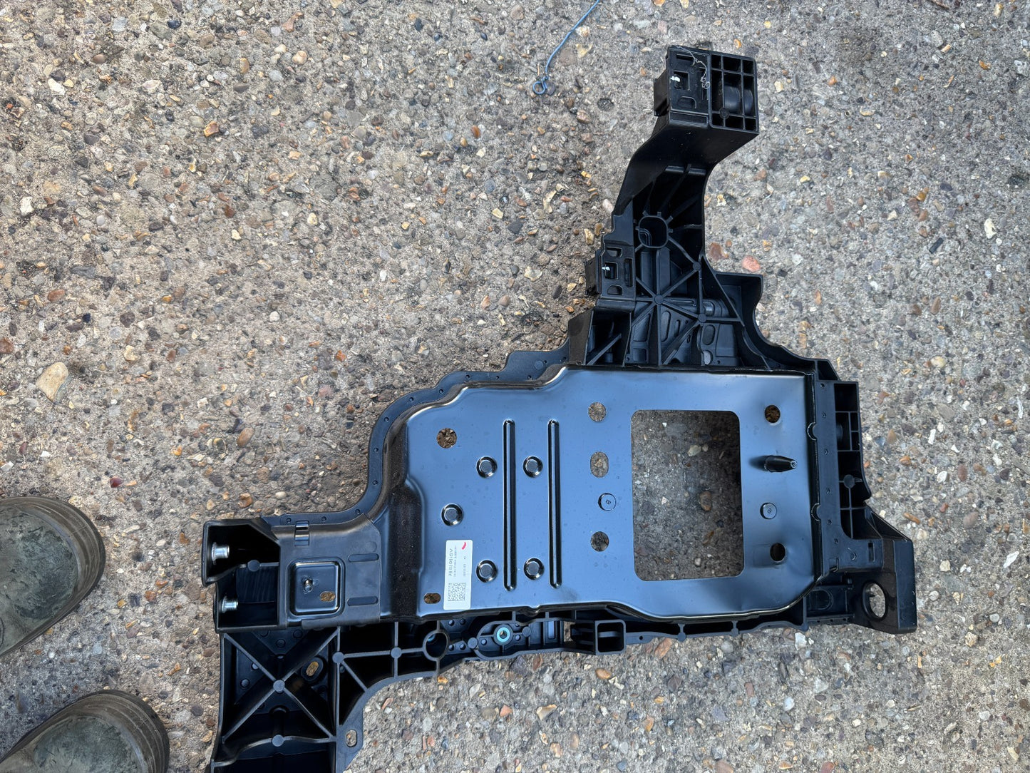 Original front fascia carrier module Kia EV3 64101EV000