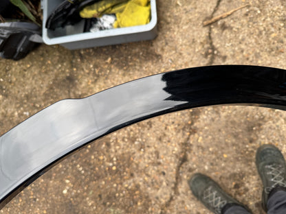 LAND ROVER DISCOVERY L550 WHEEL ARCH TRIM REAR LEFT N/S LK72290E23B