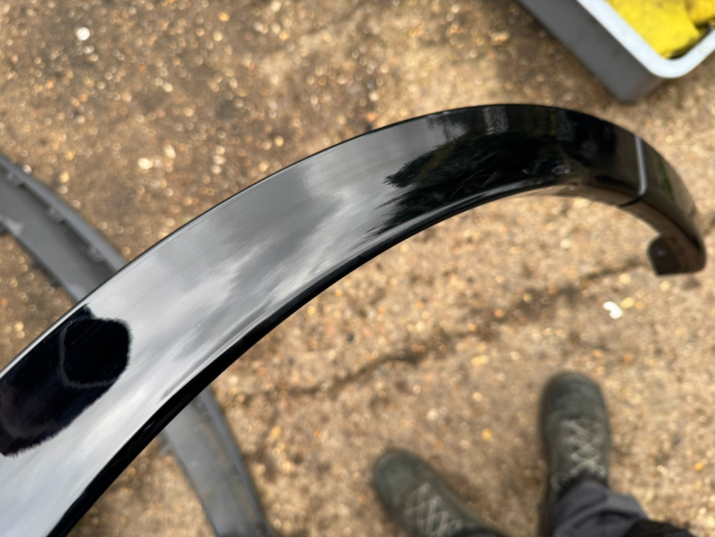 LAND ROVER DISCOVERY L550 WHEEL ARCH TRIM REAR LEFT N/S LK72290E23B