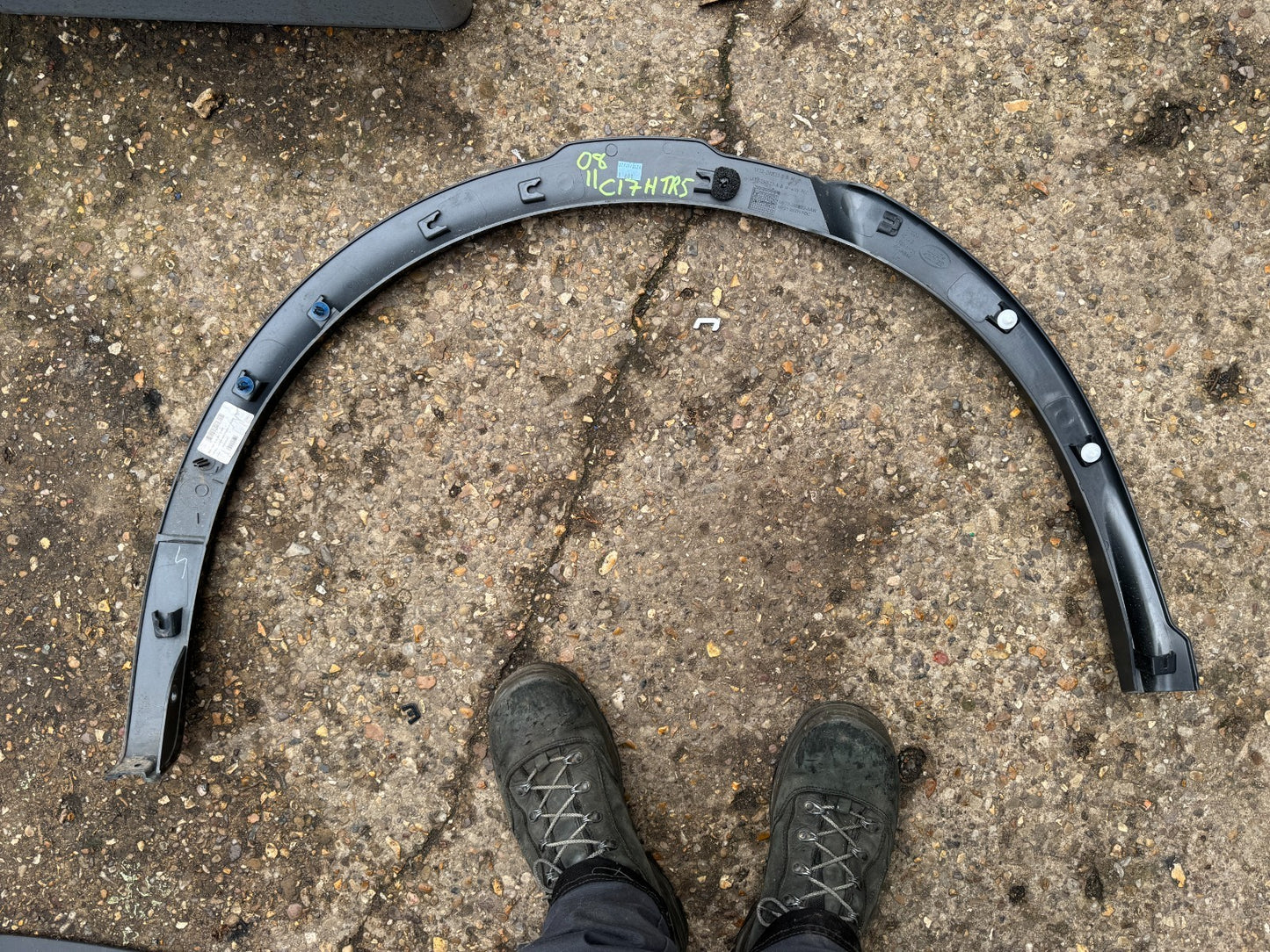 LAND ROVER DISCOVERY L550 WHEEL ARCH TRIM REAR LEFT N/S LK72290E23B