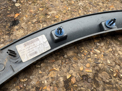 LAND ROVER DISCOVERY L550 WHEEL ARCH TRIM REAR LEFT N/S LK72290E23B