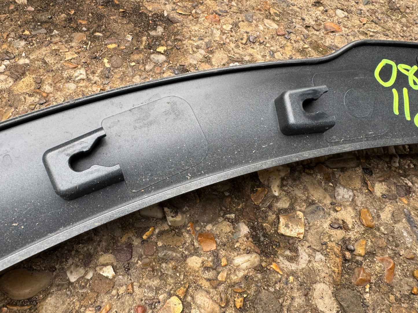 LAND ROVER DISCOVERY L550 WHEEL ARCH TRIM REAR LEFT N/S LK72290E23B