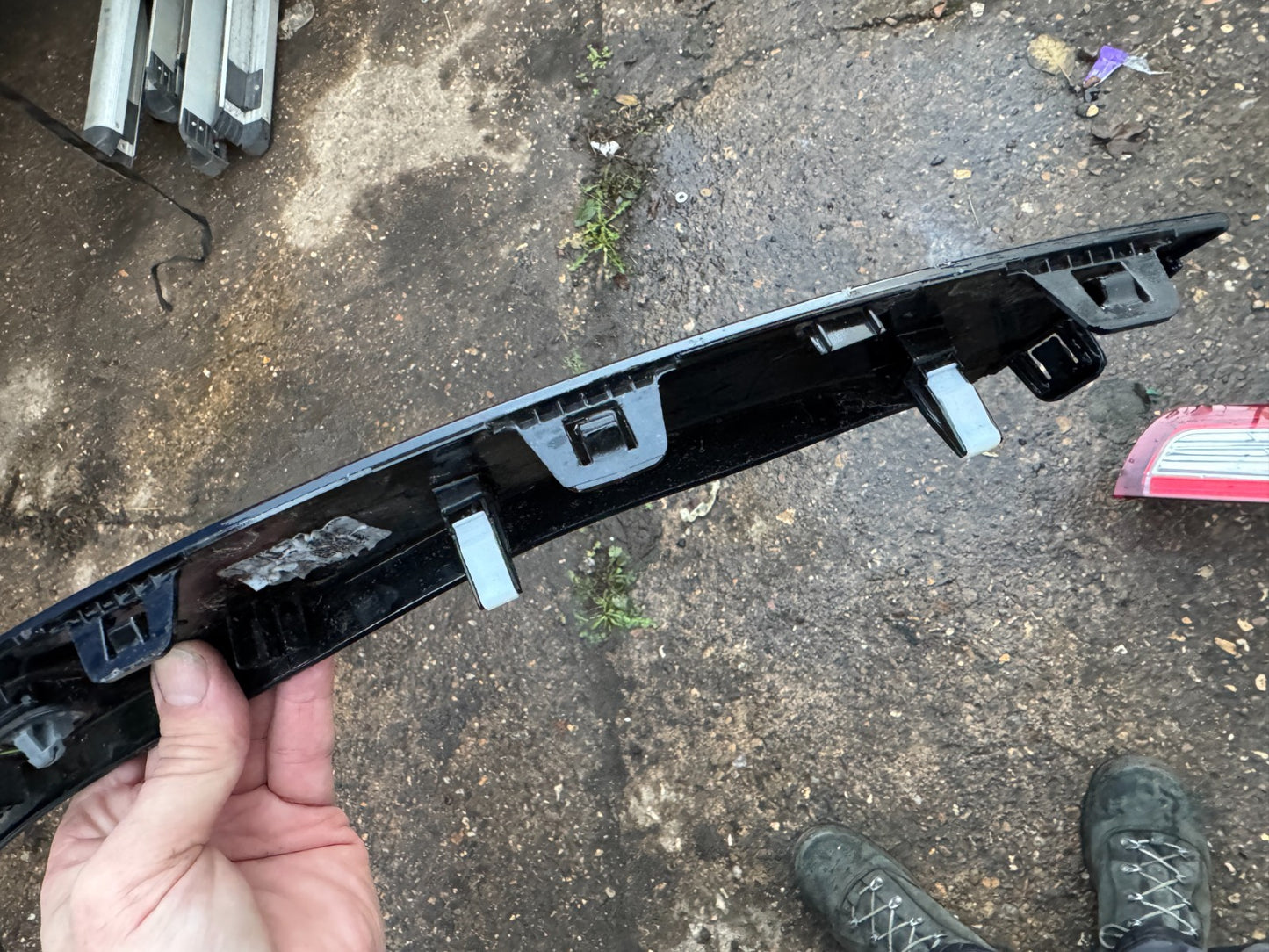 KIA SPORTAGE NQ5 Rear Right Fender Arch Trim 87744-P2100 Scratched