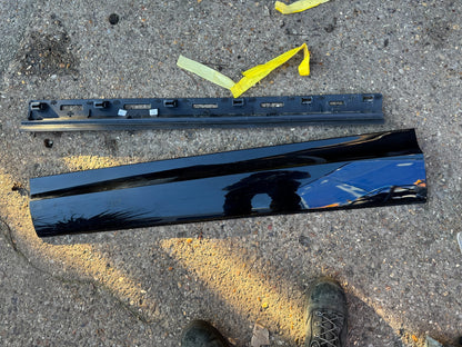 LAND ROVER DISCOVERY 5 DOOR MOULDING 2022 P/S FRONT R-DYANAMIC L462 SE HY3M21065