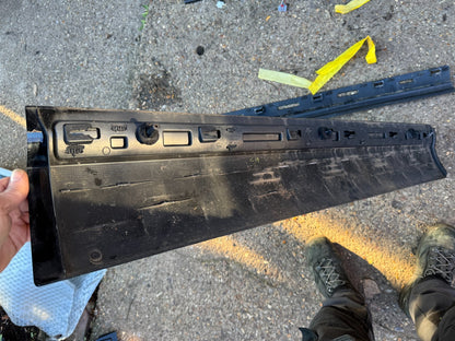 LAND ROVER DISCOVERY 5 DOOR MOULDING 2022 P/S FRONT R-DYANAMIC L462 SE HY3M21065