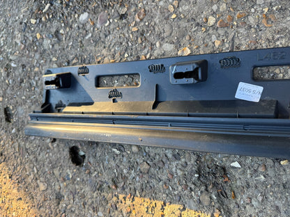 LAND ROVER DISCOVERY 5 DOOR MOULDING 2022 P/S FRONT R-DYANAMIC L462 SE HY3M21065
