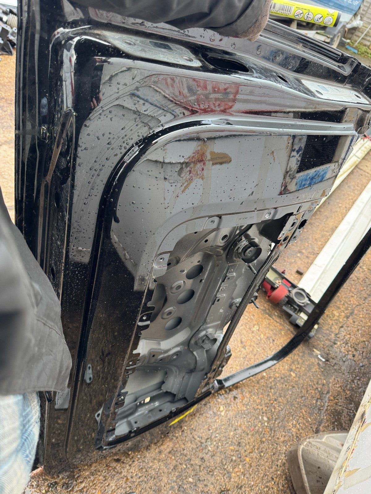 2025 GENUINE LAND ROVER DEFENDER L663 REAR TAILGATE DOOR 2020-ON L8B2400A18A