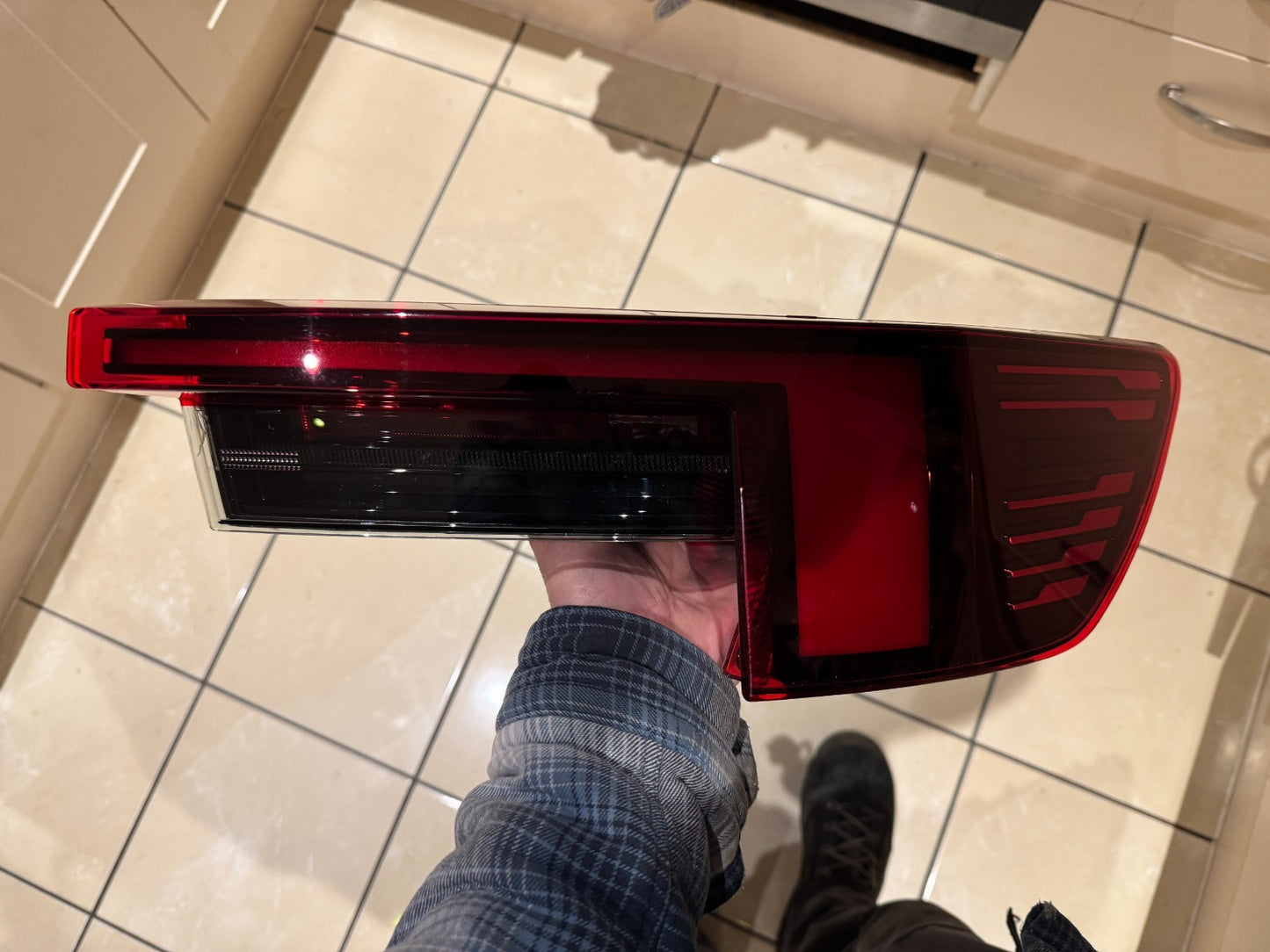 Polestar 4 2025 Right Tail Light P8892891396 SLIGHT DAMAGE SEE PHOTOS 5,6,7